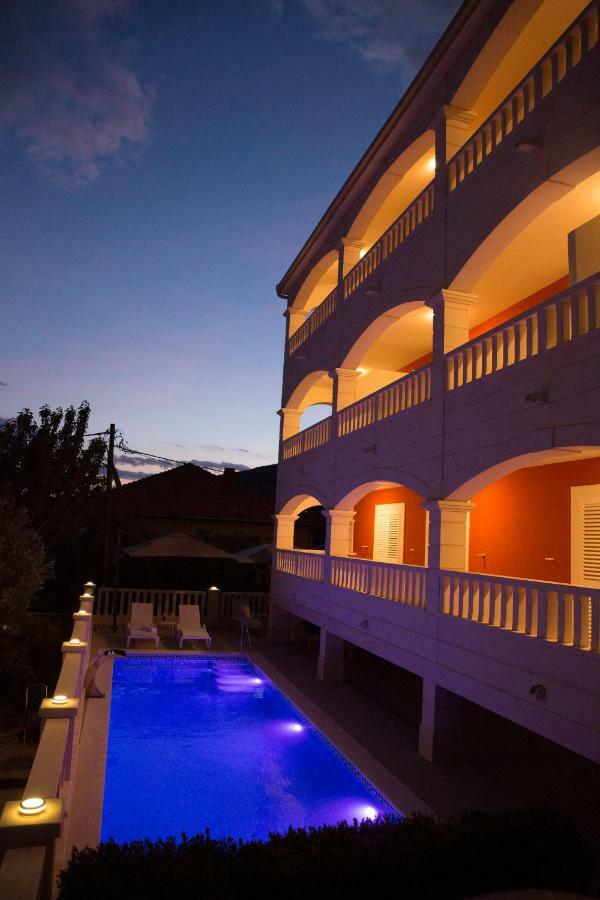 Villa Apartments Art Трогир Экстерьер фото